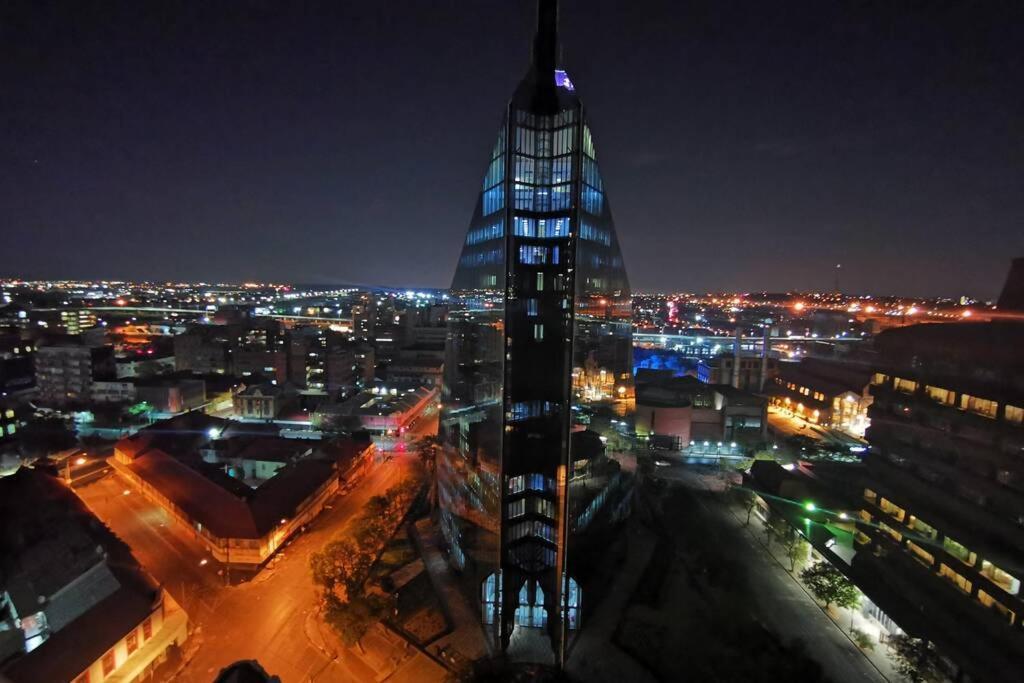 Ferienwohnung 1507-Amazing Views & Unique Joburg Cbd Luxury Johannesburg Exterior foto