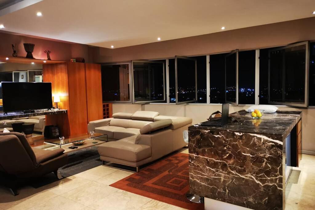 Ferienwohnung 1507-Amazing Views & Unique Joburg Cbd Luxury Johannesburg Exterior foto