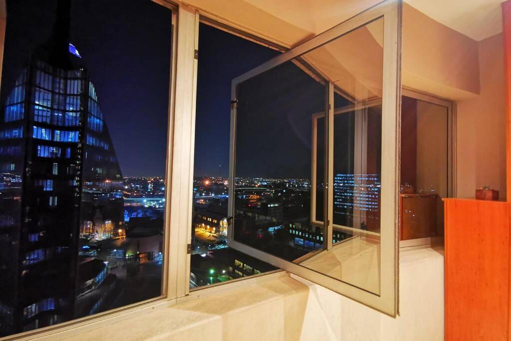 Ferienwohnung 1507-Amazing Views & Unique Joburg Cbd Luxury Johannesburg Exterior foto