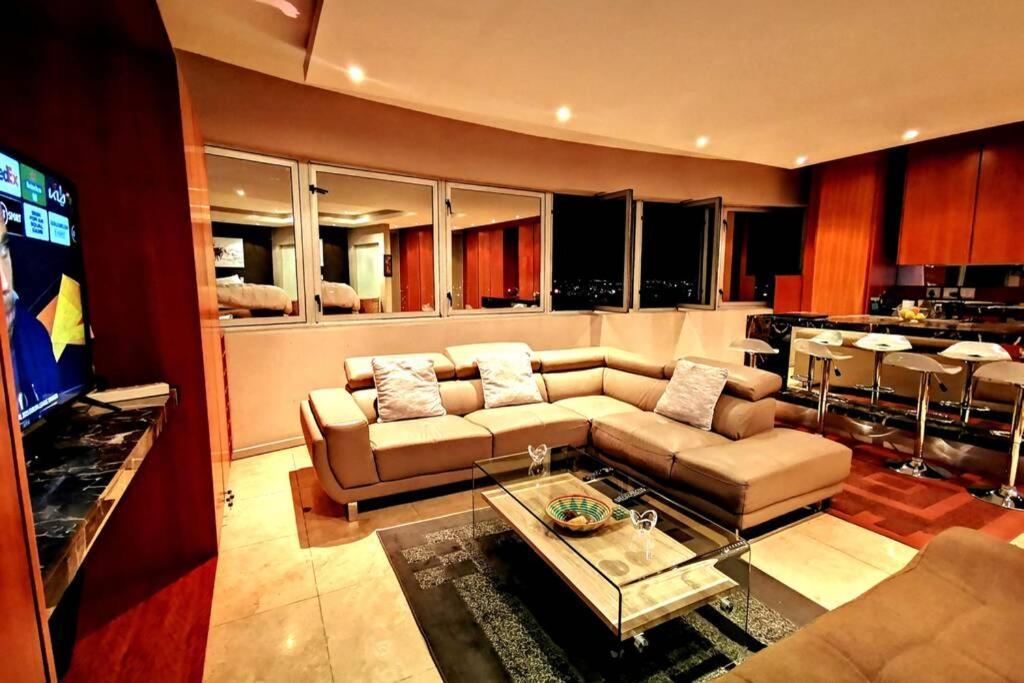 Ferienwohnung 1507-Amazing Views & Unique Joburg Cbd Luxury Johannesburg Exterior foto