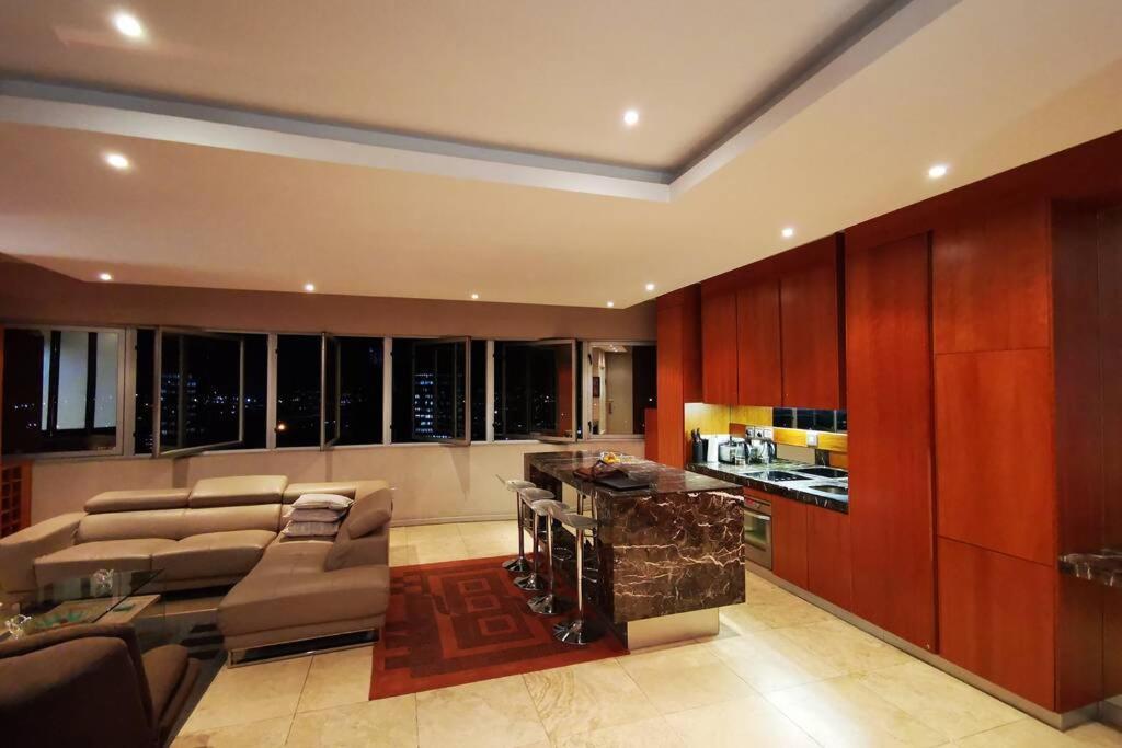 Ferienwohnung 1507-Amazing Views & Unique Joburg Cbd Luxury Johannesburg Exterior foto
